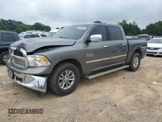 2013 Ram 1500 SLT z VIN 1C6RR6LG6DS700163, wystawiony jako Copart lot #66952665 z przebiegiem 217 213 mil mil oraz Szkoda całkowita • Salvage title. Historia ofert i sprzedaży dostępna na DreamBid. Obrazek 1.