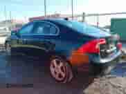 2012 Volvo S60 T5 с VIN YV1622FS1C2048425, выставлен на аукционе IAAI как лот 43324845 с пробегом 250 499 миль миль и . История ставок и продаж доступна на DreamBid. Изображение 14.