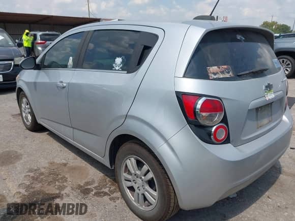 2015 Chevrolet Sonic LT с VIN 1G1JC6SH6F4148651, выставлен на аукционе IAAI как лот 43218591 с пробегом 161 499 миль миль и . История ставок и продаж доступна на DreamBid. Изображение 3.
