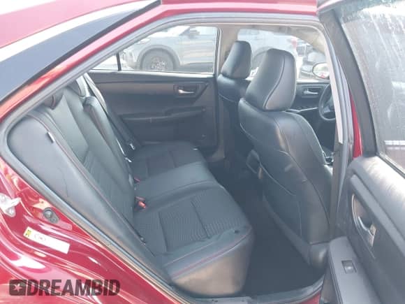 2015 Toyota Camry SE z VIN 4T1BF1FK7FU952691, wystawiony jako IAAI lot #42996654 z przebiegiem 85 633 mil mil oraz . Historia ofert i sprzedaży dostępna na DreamBid. Obrazek 8.