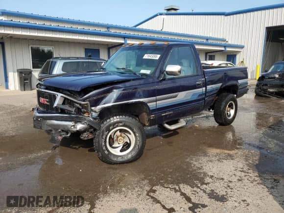 1989 GMC Sierra 1500 с VIN 1GTDK14K4KZ527373, выставлен на аукционе Copart как лот 71645095 с пробегом 244 054 миль миль и Списание • Salvage title. История ставок и продаж доступна на DreamBid. Изображение 1.