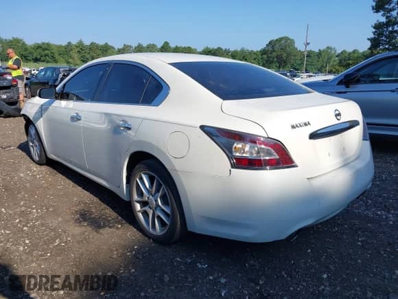 2014 Nissan Maxima S z VIN 1N4AA5AP6EC443355, wystawiony jako IAAI lot #42940773 z przebiegiem 127 130 mil mil oraz . Historia ofert i sprzedaży dostępna na DreamBid. Obrazek 3.