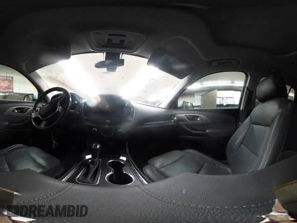 2018 Chevrolet Traverse LT с VIN 1GNEVHKW3JJ161923, выставлен на аукционе IAAI как лот 42979810 с пробегом 130 054 миль миль и . История ставок и продаж доступна на DreamBid. Изображение 18.