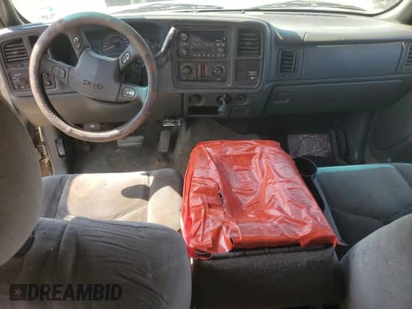 2003 GMC Sierra 1500 SLE с VIN 2GTEC19T631232398, выставлен на аукционе Copart как лот 70163215 с пробегом 375 402 миль миль и Списание • Salvage title. История ставок и продаж доступна на DreamBid. Изображение 8.
