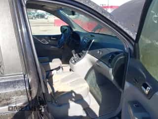 2007 Hyundai Entourage GLS с VIN KNDMC233776023101, выставлен на аукционе IAAI как лот 41704885 с пробегом 139 781 миль миль и . История ставок и продаж доступна на DreamBid. Изображение 5.