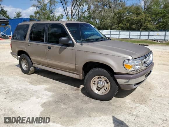 1997 Ford Explorer XL с VIN 1FMDU32E8VUD18279, выставлен на аукционе Copart как лот 48486705 с пробегом 235 999 миль миль и Списание • Salvage title. История ставок и продаж доступна на DreamBid. Изображение 4.