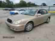 2004 Hyundai Sonata GLS z VIN KMHWF35H64A944230, wystawiony jako Copart lot #80406905 z przebiegiem 101 258 mil mil oraz Szkoda całkowita • Salvage title. Historia ofert i sprzedaży dostępna na DreamBid. Obrazek 1.