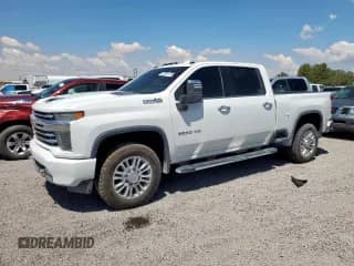 2020 Chevrolet Silverado 2500HD High Country z VIN 1GC4YREY0LF218728, wystawiony jako Copart lot #70009175 z przebiegiem 101 672 mil mil oraz Czysty tytuł • Clean title. Historia ofert i sprzedaży dostępna na DreamBid. Obrazek 1.