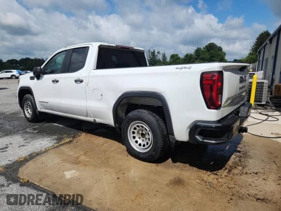 2019 GMC Sierra 1500 with VIN 1GTR9AEF5KZ276625, listed as a Copart auction lot 65227265 with 138,489 mi miles and Clean title. Bid and sale history available at DreamBid. Image 2.