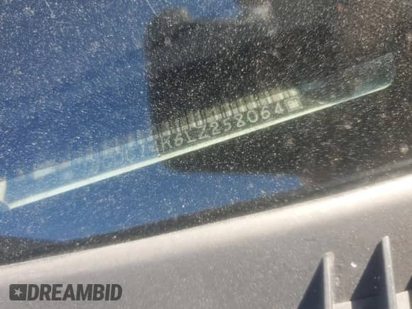 1990 Chevrolet Silverado 1500 с VIN 1GCDC14K6LZ258064, выставлен на аукционе Copart как лот 87400875 с пробегом 330 069 миль миль и Списание • Salvage title. История ставок и продаж доступна на DreamBid. Изображение 12.