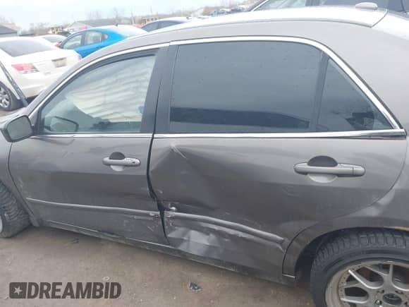 2006 Honda Accord EX-L с VIN 1HGCM65576A068356, выставлен на аукционе IAAI как лот 42066515 с пробегом 170 501 миль миль и . История ставок и продаж доступна на DreamBid. Изображение 15.