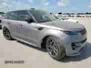 2024 Land Rover Range Rover Sport Dynamic SE z VIN SAL1L9FU4RA190282, wystawiony jako Copart lot #61643795 z przebiegiem 6 188 mil mil oraz Szkoda całkowita • Salvage title. Historia ofert i sprzedaży dostępna na DreamBid. Obrazek 4.