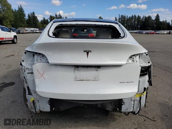 2020 Tesla Model Y Long Range с VIN 5YJYGDEE6LF023427, выставлен на аукционе Copart как лот 81877945 с пробегом 52 307 миль миль и Списание • Salvage title. История ставок и продаж доступна на DreamBid. Изображение 6.