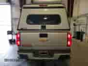 2015 Chevrolet Colorado 2WD WT z VIN 1GCHSAEAXF1223377, wystawiony jako Copart lot #69006245 z przebiegiem 95 148 mil mil oraz Szkoda całkowita • Salvage title. Historia ofert i sprzedaży dostępna na DreamBid. Obrazek 6.
