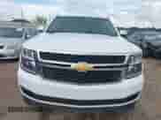 2019 Chevrolet Suburban LT z VIN 1GNSCHKC2KR141759, wystawiony jako IAAI lot #42743049 z przebiegiem 159 914 mil mil oraz . Historia ofert i sprzedaży dostępna na DreamBid. Obrazek 12.