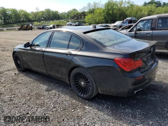 2010 BMW 7 Series 750i xDrive z VIN WBAKC6C51AC393403, wystawiony jako Copart lot #55905495 z przebiegiem 126 744 mil mil oraz Czysty tytuł • Clean title. Historia ofert i sprzedaży dostępna na DreamBid. Obrazek 2.