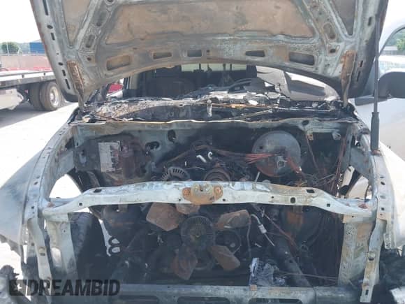 2003 Dodge 2500 ST с VIN 3D7KU28D23G704657, выставлен на аукционе IAAI как лот 42641816 с пробегом Не указан миль и . История ставок и продаж доступна на DreamBid. Изображение 10.