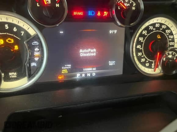 2018 Ram 1500 Big Horn z VIN 1C6RR7LG3JS170915, wystawiony jako Copart lot #67902965 z przebiegiem 110 996 mil mil oraz Nie do naprawy • Non repairable. Historia ofert i sprzedaży dostępna na DreamBid. Obrazek 9.