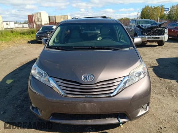 2015 Toyota Sienna Limited with VIN 5TDDK3DC5FS094285, listed as a Copart auction lot 69846845 with 104,048 mi miles and Salvage title. Bid and sale history available at DreamBid. Image 5.