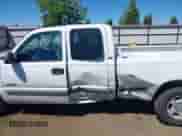 2002 Chevrolet Silverado 1500 LS with VIN 1GCEC19T22Z114628, listed as a IAAI auction lot 42391345 with 175,385 mi miles and . Bid and sale history available at DreamBid. Image 6.