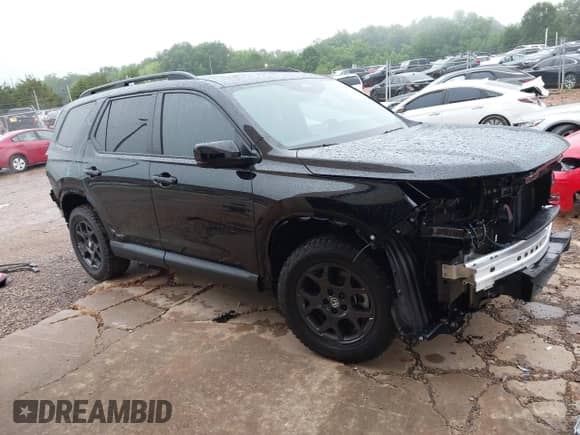 2025 Honda Pilot TrailSport with VIN 5FNYG1H66SB082138, listed as a IAAI auction lot 42352183 with 3,270 mi miles and . Bid and sale history available at DreamBid. Image 1.