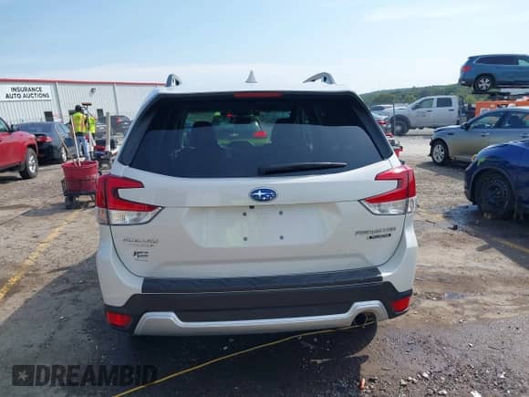 2020 Subaru Forester Touring with VIN JF2SKAXC3LH589349, listed as a IAAI auction lot 43154603 with 112,484 mi miles and . Bid and sale history available at DreamBid. Image 16.