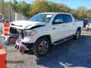 2019 Toyota Tundra SR5 с VIN 5TFAY5F10KX794700, выставлен на аукционе IAAI как лот 43403599 с пробегом 95 983 миль миль и . История ставок и продаж доступна на DreamBid. Изображение 17.