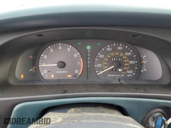 1993 Toyota Camry with VIN 4T1VK12E3PU067706, listed as a Copart auction lot 84291474 with 124,135 mi miles and Clean title. Bid and sale history available at DreamBid. Image 9.