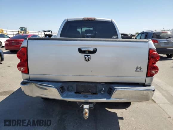 2007 Dodge 1500 SLT z VIN 3D7KR19D57G700294, wystawiony jako Copart lot #63056955 z przebiegiem 117 913 mil mil oraz Szkoda całkowita • Salvage title. Historia ofert i sprzedaży dostępna na DreamBid. Obrazek 6.