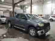 2008 Toyota Tundra z VIN 5TFRT54198X023567, wystawiony jako IAAI lot #43289726 z przebiegiem 185 308 mil mil oraz . Historia ofert i sprzedaży dostępna na DreamBid. Obrazek 1.