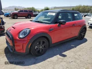 2023 MINI Hardtop Cooper S z VIN WMW53DH07P2T51749, wystawiony jako Copart lot #64587585 z przebiegiem 28 178 mil mil oraz Szkoda całkowita • Salvage title. Historia ofert i sprzedaży dostępna na DreamBid. Obrazek 1.
