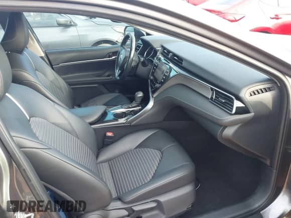 2019 Toyota Camry SE z VIN 4T1B11HK3KU686768, wystawiony jako IAAI lot #43409700 z przebiegiem 150 511 mil mil oraz . Historia ofert i sprzedaży dostępna na DreamBid. Obrazek 5.