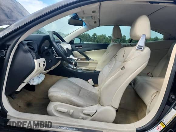 2010 Lexus IS 250 C z VIN JTHFF2C22A2509836, wystawiony jako Copart lot #70306335 z przebiegiem 102 697 mil mil oraz Szkoda całkowita • Salvage title. Historia ofert i sprzedaży dostępna na DreamBid. Obrazek 7.