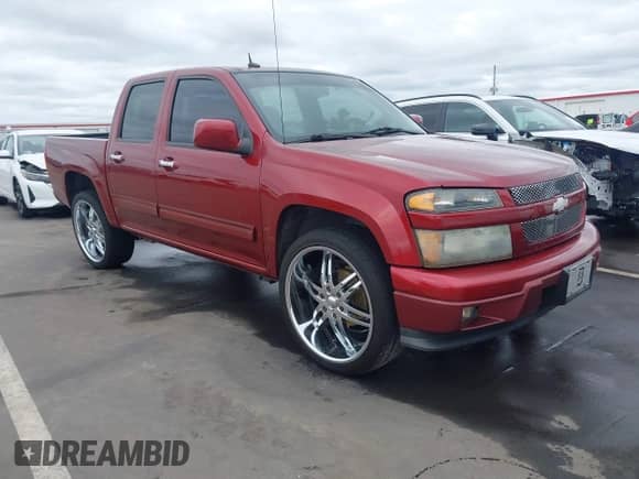 2010 Chevrolet Colorado 1LT z VIN 1GCDSCDE3A8131137, wystawiony jako IAAI lot #43435078 z przebiegiem 181 467 mil mil oraz . Historia ofert i sprzedaży dostępna na DreamBid. Obrazek 1.