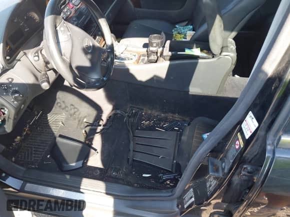 2002 Mercedes-Benz C 230/260/280/320 z VIN WDBRF64J62F240972, wystawiony jako IAAI lot #43164530 z przebiegiem Nie podano mil oraz . Historia ofert i sprzedaży dostępna na DreamBid. Obrazek 6.