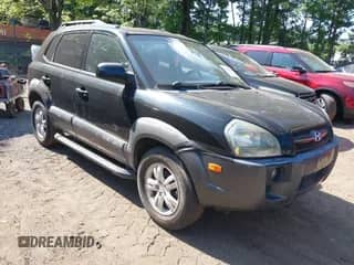 2008 Hyundai Tucson SE with VIN KM8JN12DX8U897792, listed as a IAAI auction lot 42622928 with 159,422 mi miles and . Bid and sale history available at DreamBid. Image 1.