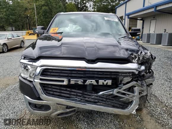 2020 Ram 1500 Big Horn z VIN 1C6RREFG7LN333518, wystawiony jako Copart lot #72204024 z przebiegiem 121 193 mil mil oraz Szkoda całkowita • Salvage title. Historia ofert i sprzedaży dostępna na DreamBid. Obrazek 5.