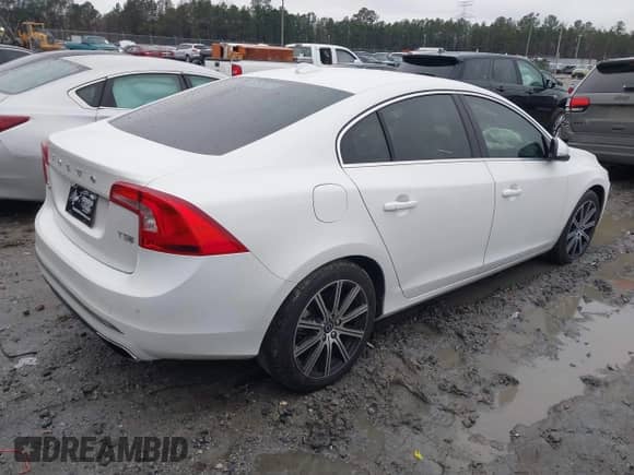 2017 Volvo S60 Inscription с VIN LYV402HKXHB148240, выставлен на аукционе IAAI как лот 41618292 с пробегом 77 870 миль миль и . История ставок и продаж доступна на DreamBid. Изображение 4.
