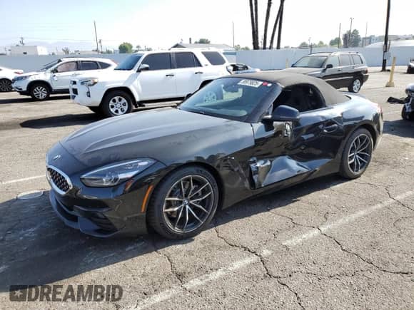 2020 BMW Z4 sDrive30i z VIN WBAHF3C01LWW82626, wystawiony jako Copart lot #58979825 z przebiegiem 23 667 mil mil oraz Szkoda całkowita • Salvage title. Historia ofert i sprzedaży dostępna na DreamBid. Obrazek 1.