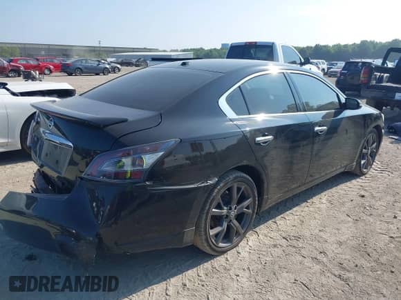 2014 Nissan Maxima SV z VIN 1N4AA5AP7EC431621, wystawiony jako IAAI lot #42953878 z przebiegiem 159 601 mil mil oraz . Historia ofert i sprzedaży dostępna na DreamBid. Obrazek 4.