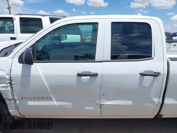 2018 Chevrolet Silverado 1500 Work Truck с VIN 1GCRCNEH6JZ320141, выставлен на аукционе IAAI как лот 42803963 с пробегом 147 696 миль миль и . История ставок и продаж доступна на DreamBid. Изображение 14.