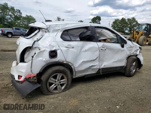 2021 Chevrolet Trax LS with VIN KL7CJNSB4MB349871, listed as a Copart auction lot 70451965 with 56,246 mi miles and Salvage title. Bid and sale history available at DreamBid. Image 3.