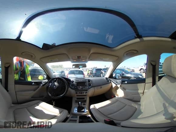 2015 Volkswagen Tiguan S with VIN WVGAV7AX4FW501176, listed as a IAAI auction lot 42983584 with 138,074 mi miles and . Bid and sale history available at DreamBid. Image 18.