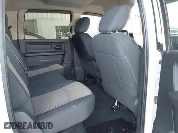 2012 Ram 1500 Express z VIN 1C6RD6KT0CS236587, wystawiony jako IAAI lot #43254702 z przebiegiem 132 897 mil mil oraz . Historia ofert i sprzedaży dostępna na DreamBid. Obrazek 8.