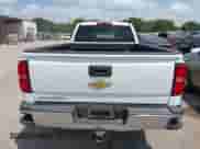 2015 Chevrolet Silverado 2500HD Work Truck z VIN 1GC1KUEG2FF175111, wystawiony jako IAAI lot #42463097 z przebiegiem 245 542 mil mil oraz . Historia ofert i sprzedaży dostępna na DreamBid. Obrazek 16.