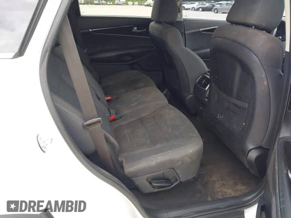 2019 Kia Sorento LX с VIN 5XYPG4A5XKG569527, выставлен на аукционе IAAI как лот 42927465 с пробегом 189 373 миль миль и . История ставок и продаж доступна на DreamBid. Изображение 8.