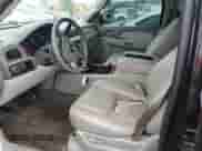 2014 Chevrolet Tahoe LTZ с VIN 1GNSCCE08ER139958, выставлен на аукционе Copart как лот 53551215 с пробегом 140 218 миль миль и Списание • Salvage title. История ставок и продаж доступна на DreamBid. Изображение 7.