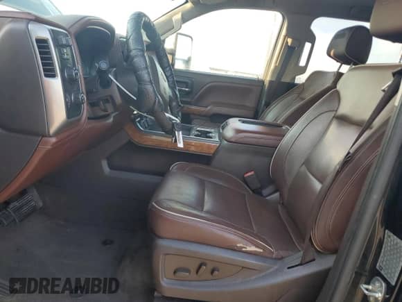 2017 Chevrolet Silverado 3500HD High Country с VIN 1GC4K1EY5HF244977, выставлен на аукционе Copart как лот 69274025 с пробегом 131 628 миль миль и Чистый • Clean title. История ставок и продаж доступна на DreamBid. Изображение 7.