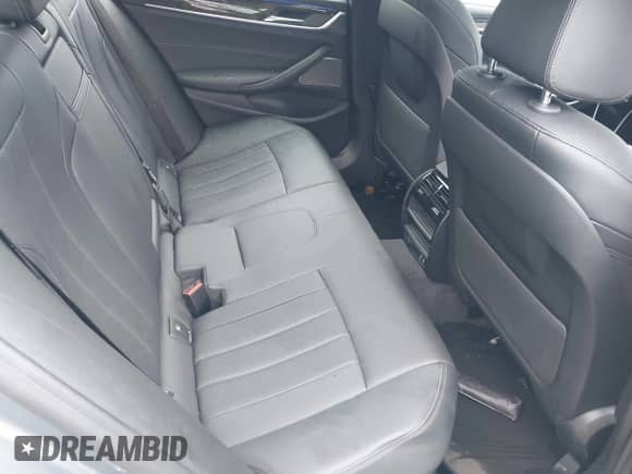 2021 BMW 5 Series 530i xDrive z VIN WBA13BJ08MCF06170, wystawiony jako IAAI lot #42227277 z przebiegiem 21 985 mil mil oraz . Historia ofert i sprzedaży dostępna na DreamBid. Obrazek 8.