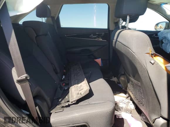 2019 Kia Sorento L с VIN 5XYPG4A35KG549474, выставлен на аукционе Copart как лот 82426775 с пробегом 92 465 миль миль и Чистый • Clean title. История ставок и продаж доступна на DreamBid. Изображение 10.